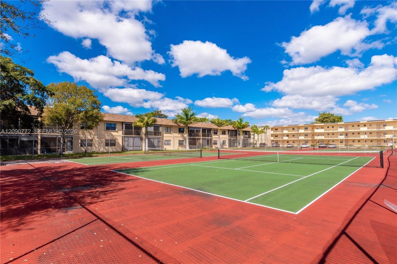 505 Briarwood Cir , Unit 2-59, Hollywood, FL 33024 Photo