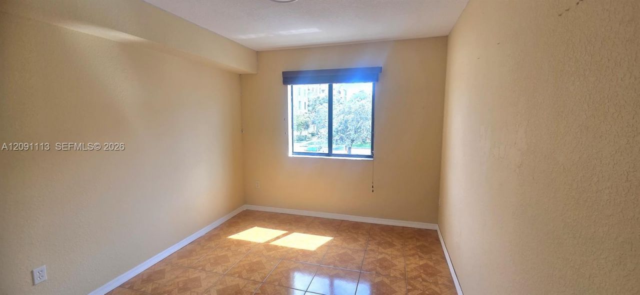 9300 Fontainebleau Blvd , Unit E213, Miami, FL 33172 Photo