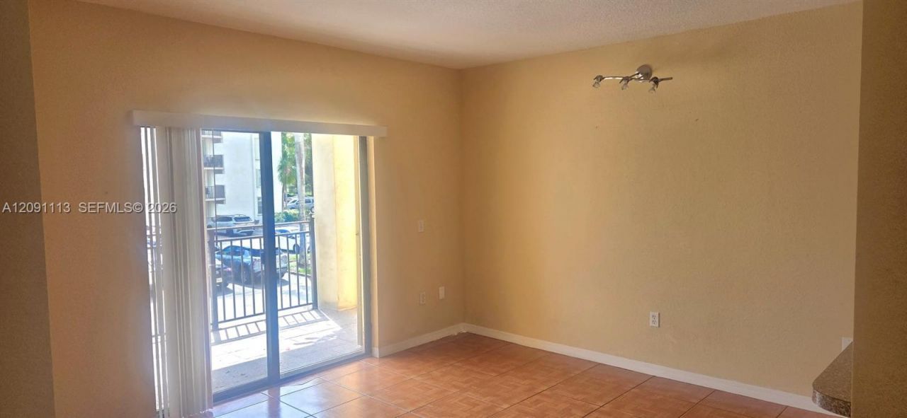 9300 Fontainebleau Blvd , Unit E213, Miami, FL 33172 Photo