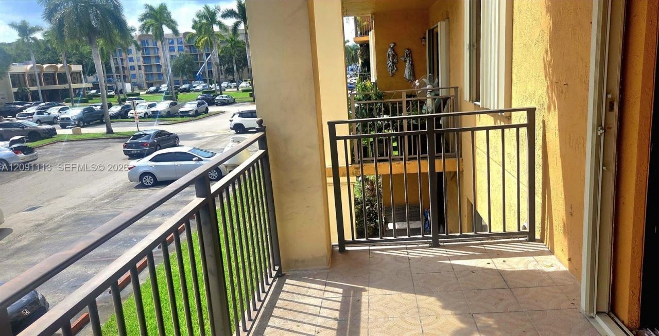 9300 Fontainebleau Blvd , Unit E213, Miami, FL 33172 Photo