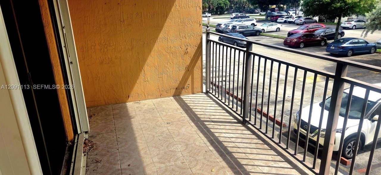 9300 Fontainebleau Blvd , Unit E213, Miami, FL 33172 Photo