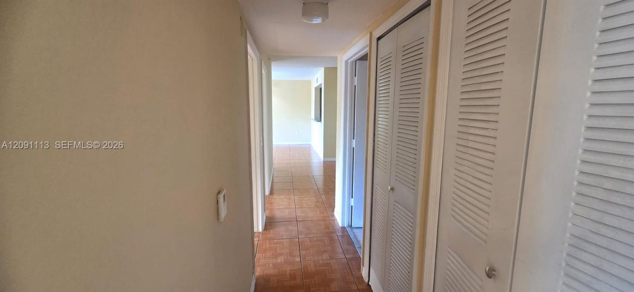 9300 Fontainebleau Blvd , Unit E213, Miami, FL 33172 Photo