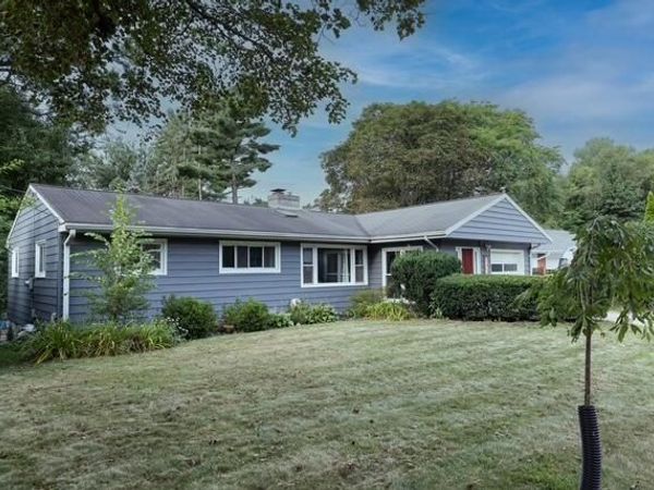 2909 Crestview Avenue, Kalamazoo, MI 49006
