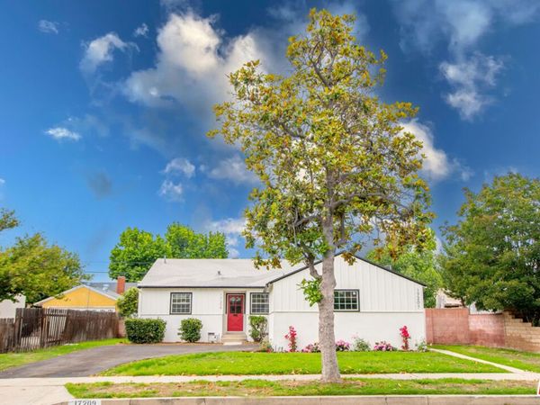 17209 Stagg Street , Van Nuys, CA 91406