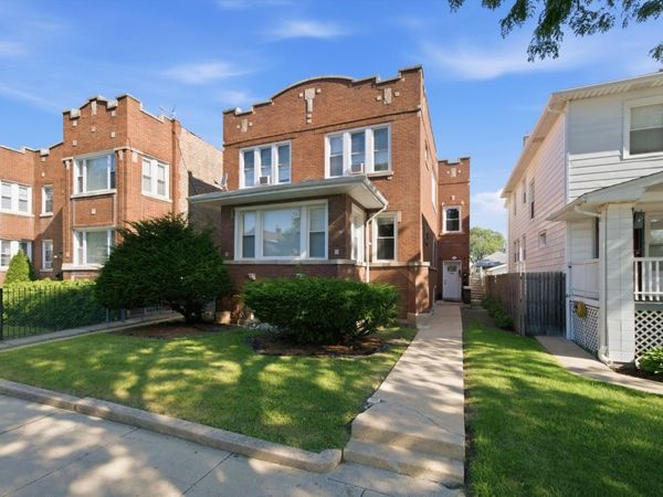 5432 W Potomac Avenue , Chicago, IL 60651