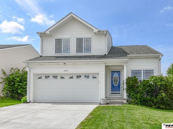 11209 Black Street, Omaha, NE 68142