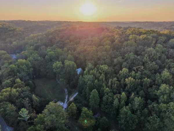 360 Long Branch Rd , Lawrenceburg, TN 38464