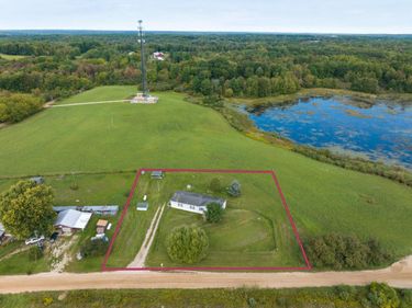 20428 5 Mile Road, Stanwood, MI 49346
