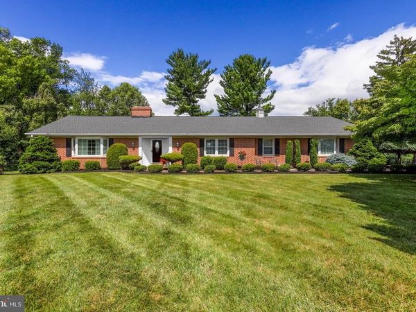 325 OVERHILL DRIVE, CHAMBERSBURG, PA 17202