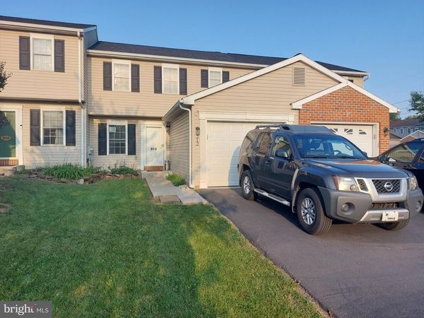 212 LIGHTHOUSE DRIVE, JONESTOWN, PA 17038
