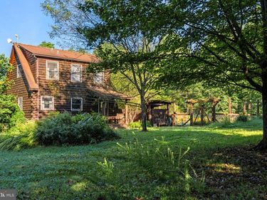 100 LINDEN LANE, FLINT HILL, VA 22627