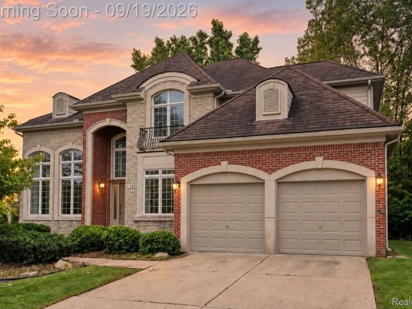 24371 Cavendish Avenue W, Novi, Mi 48375