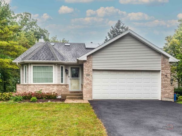 223 Delia Drive , Wauconda, IL 60084