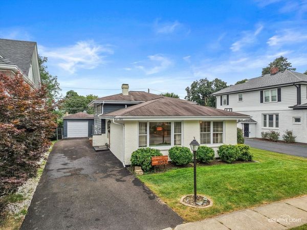 1022 E Jefferson Avenue , Wheaton, IL 60187