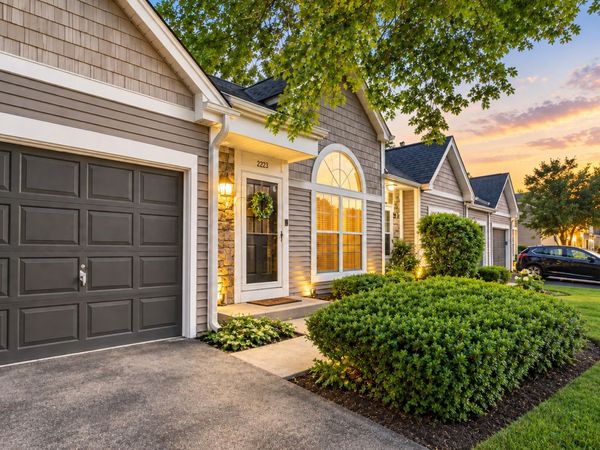 2223 Teton Parkway , Algonquin, IL 60102
