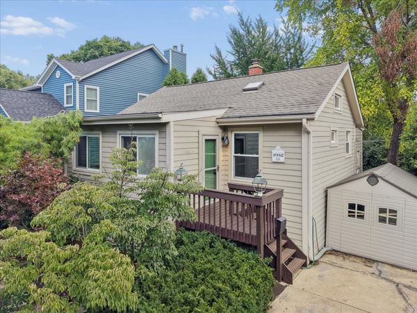 67 Grove Avenue, Glen Ellyn, IL 60137