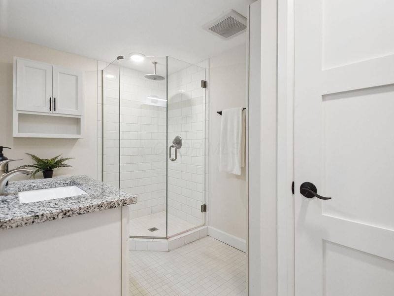 2109 W 5th Avenue, Unit E, Columbus, OH 43212 Photo 8