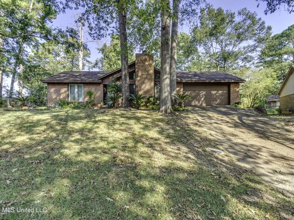 405 Deborah Circle, Jackson, MS 39212