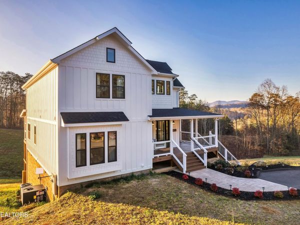1121 Levi Glenn Court, Sevierville, TN 37862