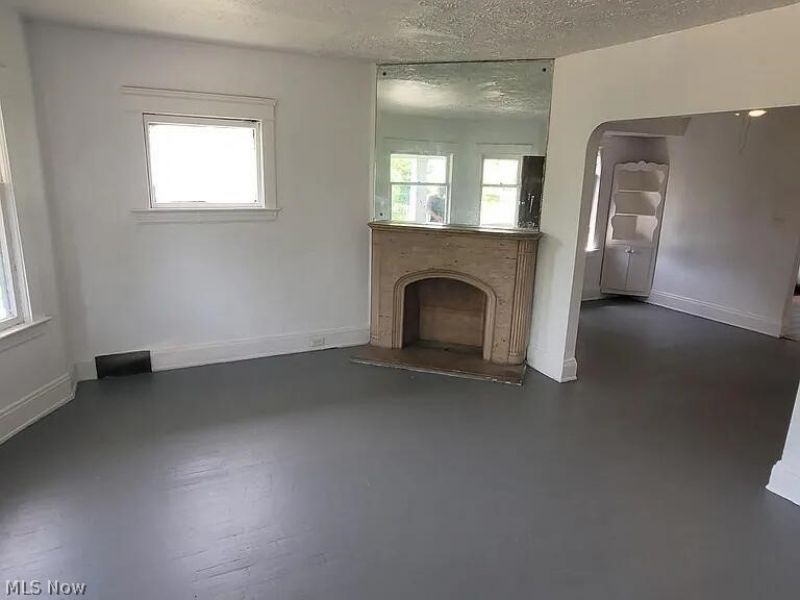 626 E 130th Street, Cleveland, OH 44108 Photo 4