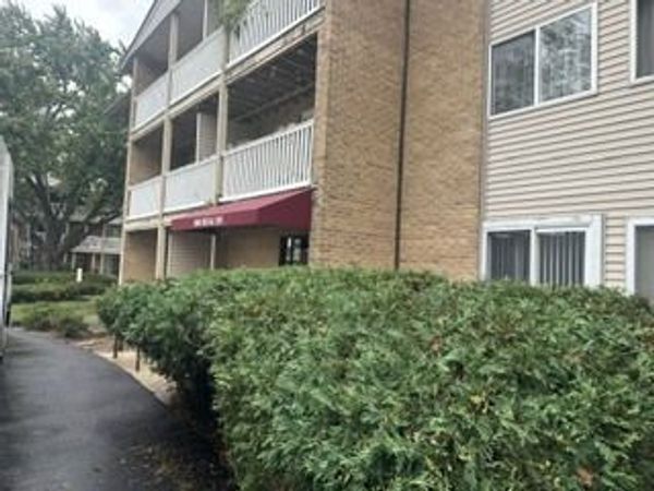 940 Beau Drive , Unit 209, Des Plaines, IL 60016
