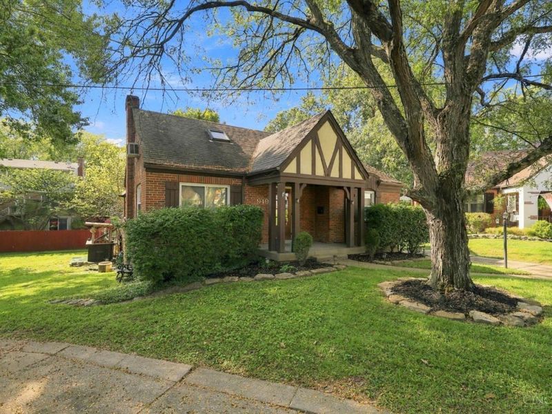 949 Winsray Court, Springfield Township, OH 45224 Photo 3