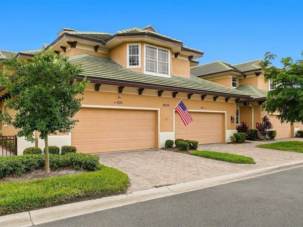 6535 MOORINGS POINT CIRCLE , Unit 101, LAKEWOOD RANCH, FL 34202