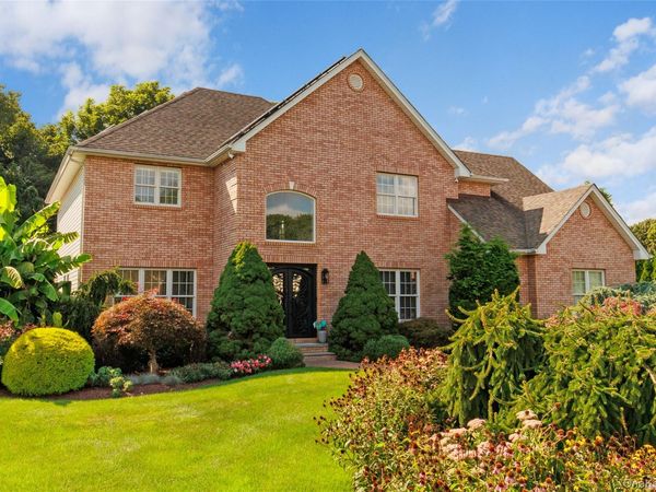 20 Millennium Court , Bohemia, NY 11716