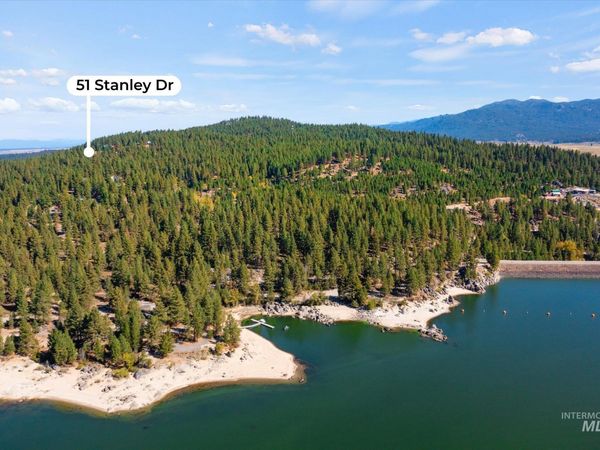 51 Stanley Dr, Cascade, ID 83611