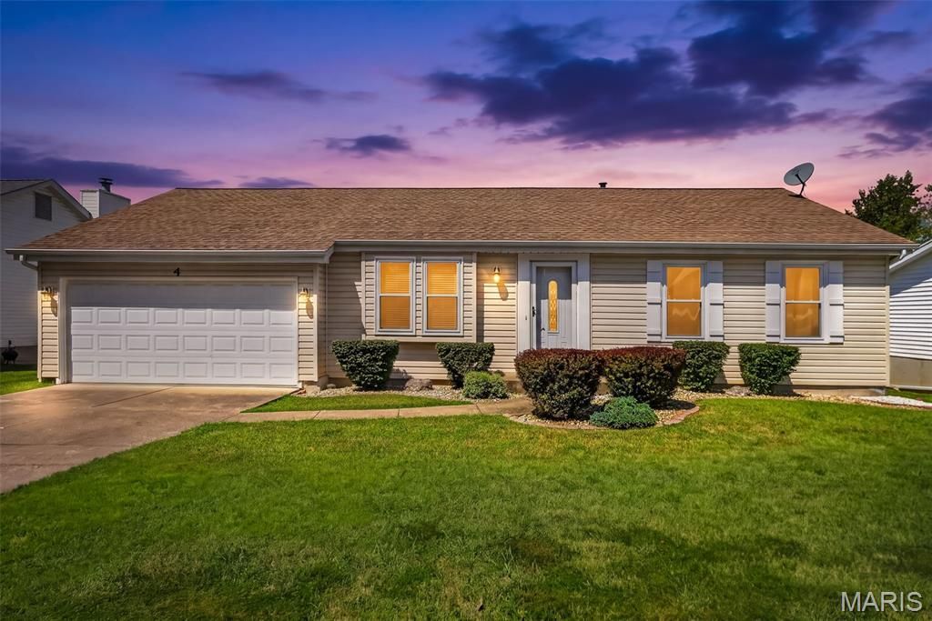 4 Tamerton Court, Saint Peters, MO 63376 Main Photo