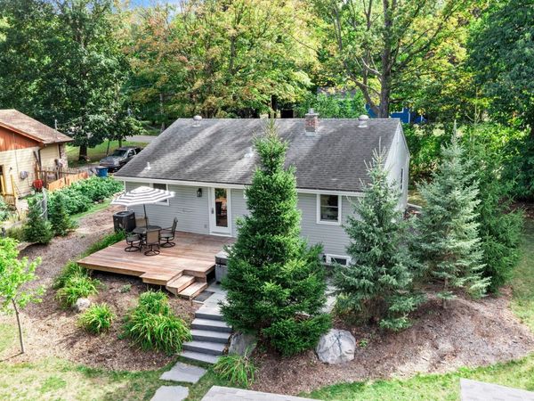 10 Woodlawn Avenue, Excelsior, MN 55331
