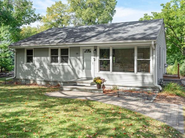 10 Woodlawn Avenue, Excelsior, MN 55331