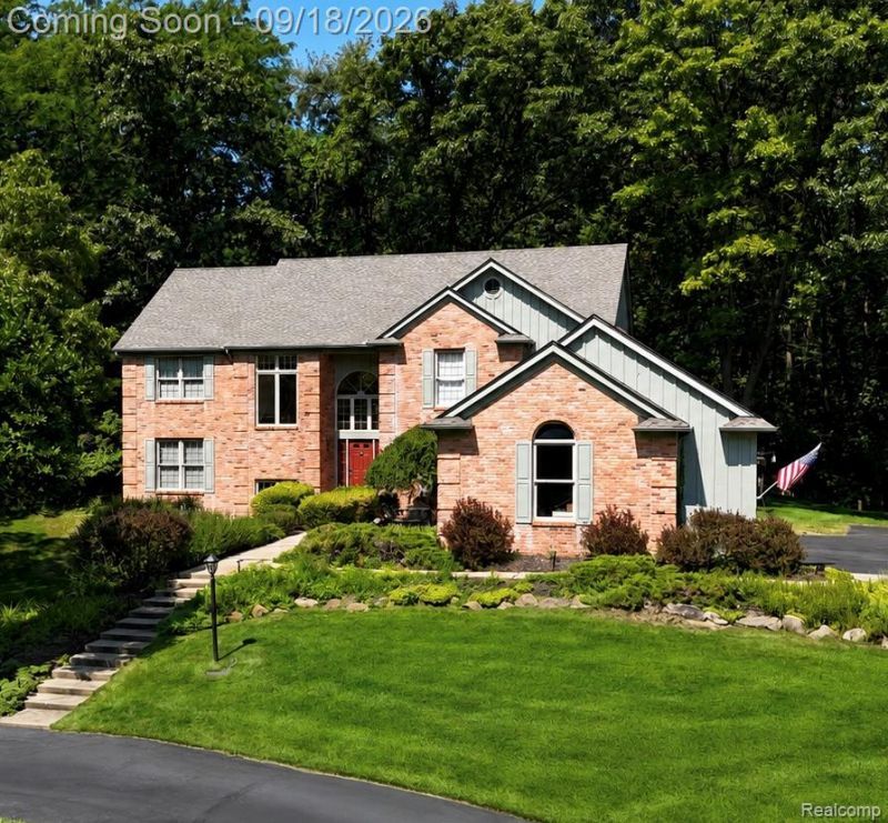 8290 Pawnee Trail, Hamburg Township, Mi 48169 Main Photo