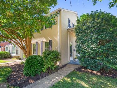 2416 N DEARING STREET, ALEXANDRIA, VA 22302