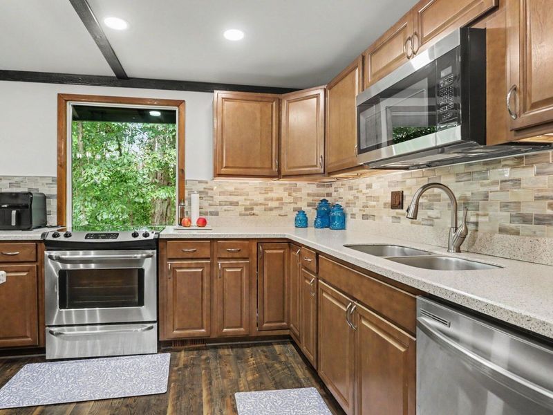 317 Winnebago Lane, Sugar Grove, OH 43155 Photo 12