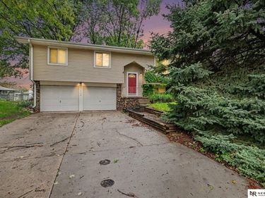 6708 S 139 Avenue Circle, Omaha, NE 68137