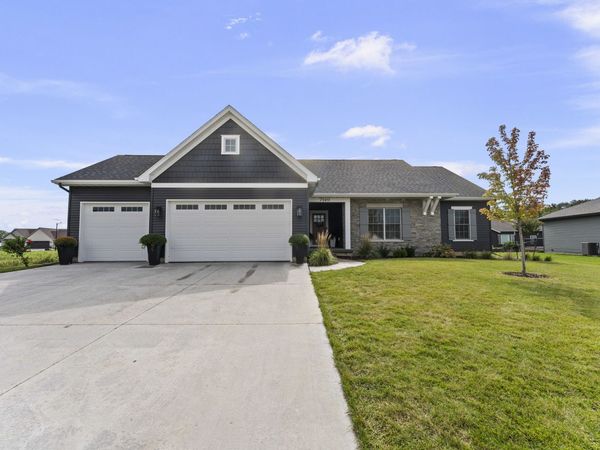 7149 Alvie Lane , Bettendorf, IA 52722