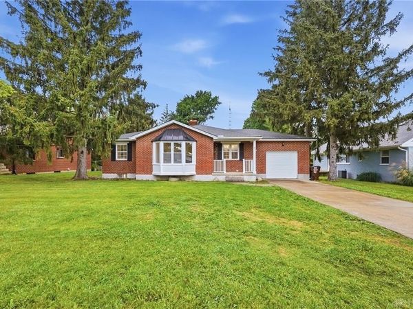 5 Marchester Drive, Kettering, OH 45429