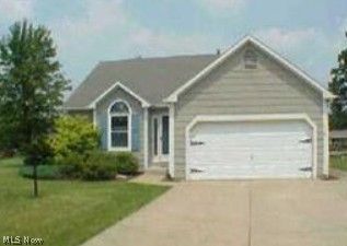 3261 N Bloomsbury Circle Nw, Canton, OH 44708 Main Photo