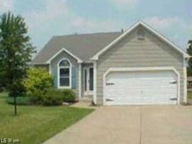 3261 N Bloomsbury Circle NW, Canton, OH 44708 Photo 1