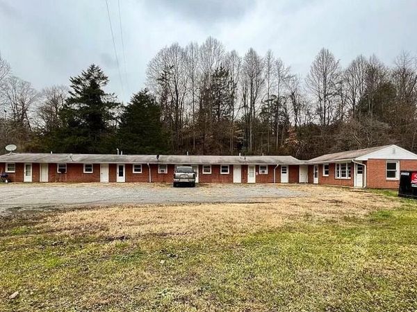 575 Colonial Hill DR , Unit Apt 2, Bassett, VA 24055