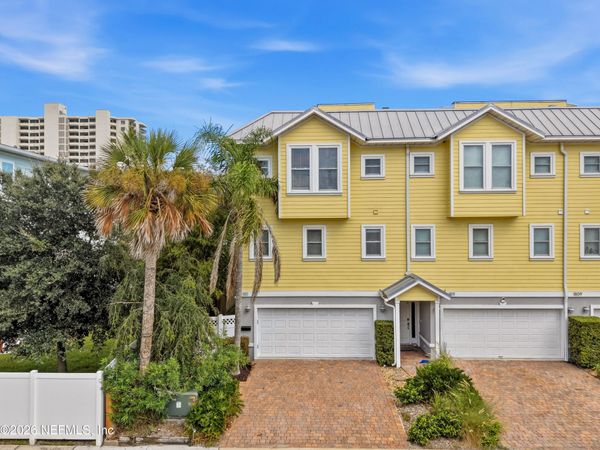 1813 2ND Street N, Jacksonville Beach, FL 32250