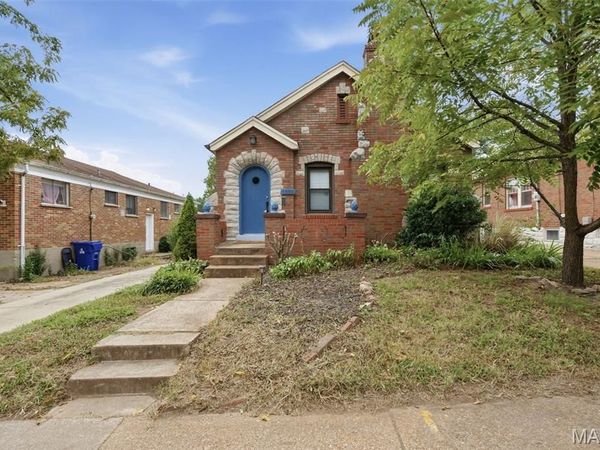 1105 North And South Road, University City, MO 63130