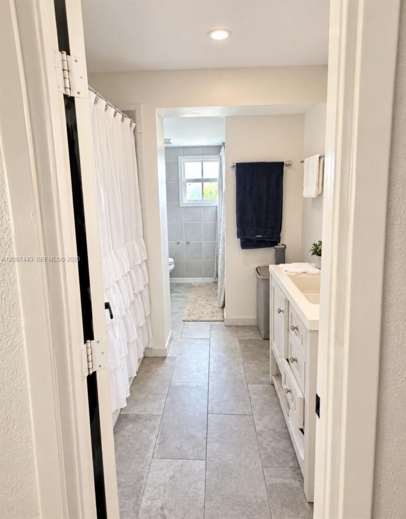 8284 SW 205th Ter , Cutler Bay, FL 33189 Photo