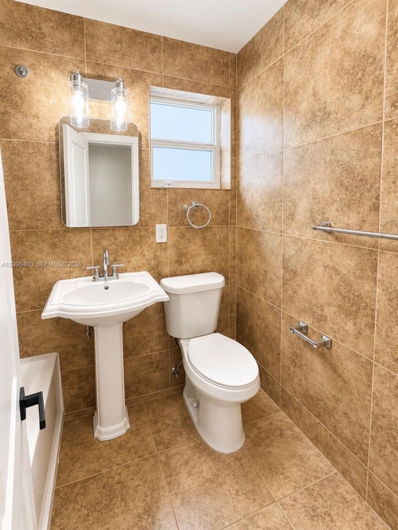 254 NW 50th St , Unit 2, Miami, FL 33127 Photo