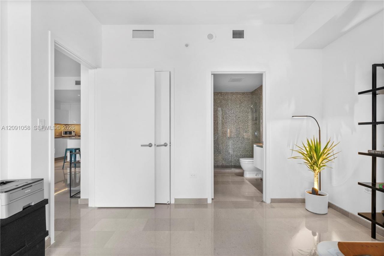 88 SW 7th St , Unit 809, Miami, FL 33130 Photo