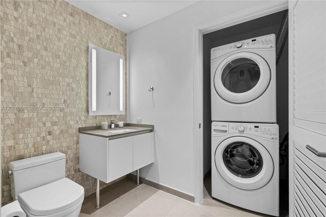 88 SW 7th St , Unit 809, Miami, FL 33130 Photo
