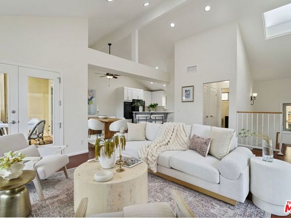 535 E Walnut Avenue , Unit B, El Segundo, CA 90245
