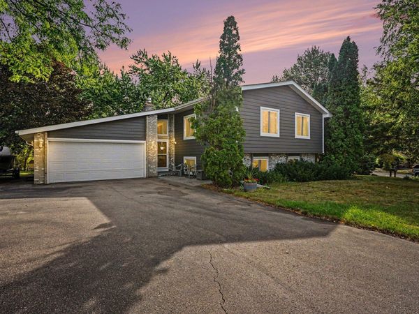 12405 Villaburne Drive, Burnsville, MN 55337