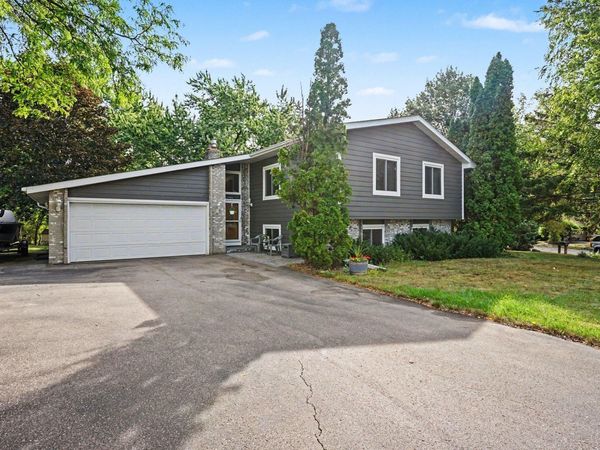 12405 Villaburne Drive, Burnsville, MN 55337